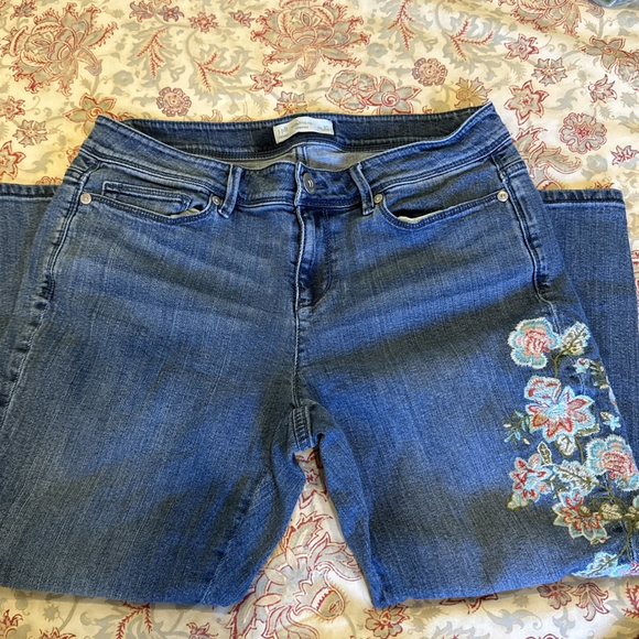 J. Jill Blue Cropped Jeans with Floral Embroidery - Picture 2 of 5
